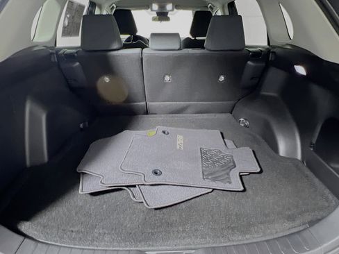 Used 2022 Toyota RAV4 LE image 33