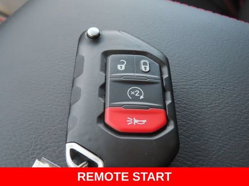 Used 2025 Jeep Gladiator Rubicon AWD/4WD image 42