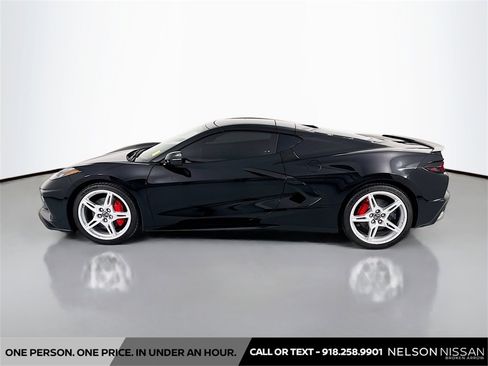 Used 2024 Chevrolet Corvette Stingray Coupe w/ 1LT image 8