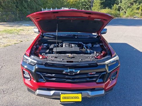 Used 2025 Chevrolet Colorado Z71 w/ Technology Package image 17