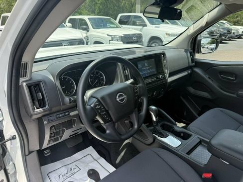 Used 2025 Nissan Frontier S RWD image 3