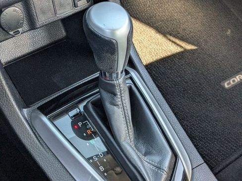 Used 2017 Toyota Corolla LE image 12