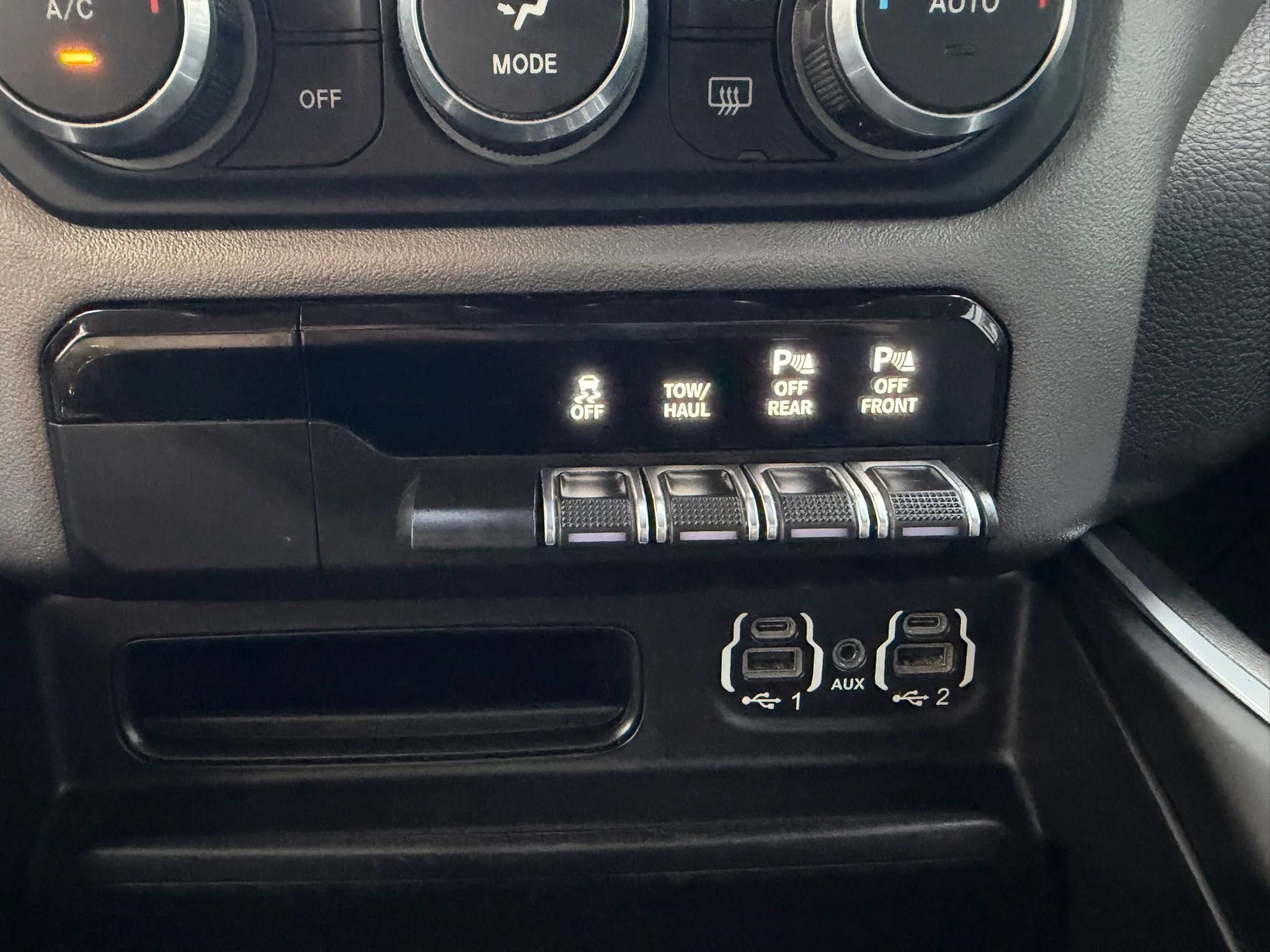 Used 2020 RAM 1500 Big Horn RWD image 43