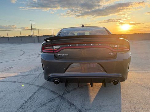 Used 2019 Dodge Charger R/T w/ Plus Group RWD image 6