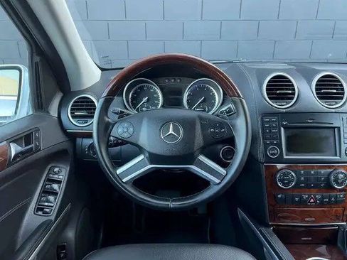 Used 2010 Mercedes-Benz GL 450 4MATIC image 10