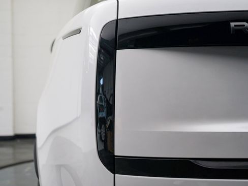 Used 2024 Land Rover Range Rover Long Wheelbase Autobiography image 14