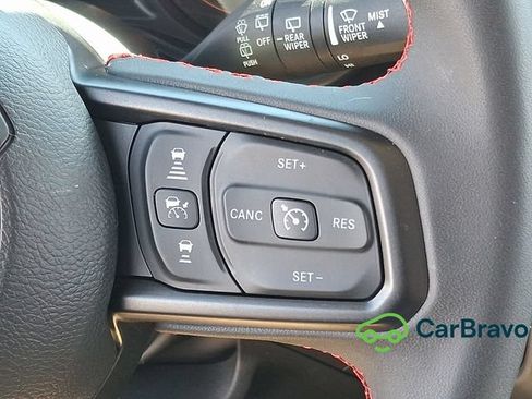 Used 2025 Jeep Wrangler Unlimited Rubicon AWD/4WD image 23