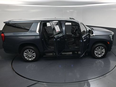 Used 2021 GMC Yukon XL SLT w/ SLT Premium Package RWD image 28