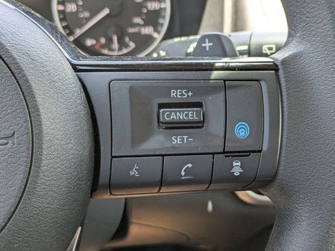 Used 2021 Nissan Rogue SV FWD image 29