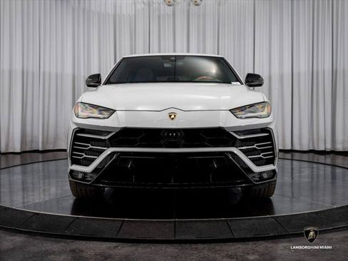Used 2021 Lamborghini Urus AWD/4WD image 2