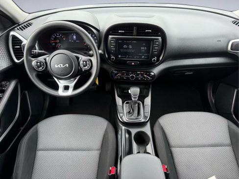 Used 2022 Kia Soul LX FWD image 17