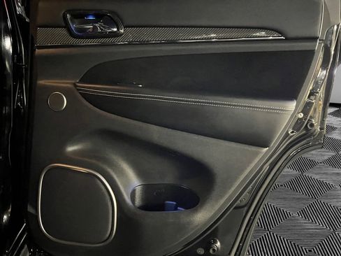 Used 2017 Jeep Grand Cherokee SRT image 17