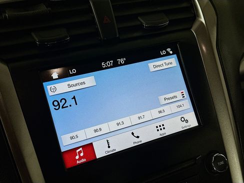 Used 2017 Ford Fusion SE image 21