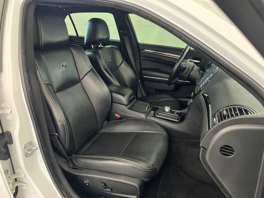 Used 2019 Chrysler 300 S w/ 300S Premium Group 2 RWD image 21