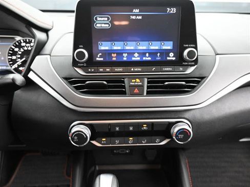 Used 2025 Nissan Altima 2.5 SR image 12