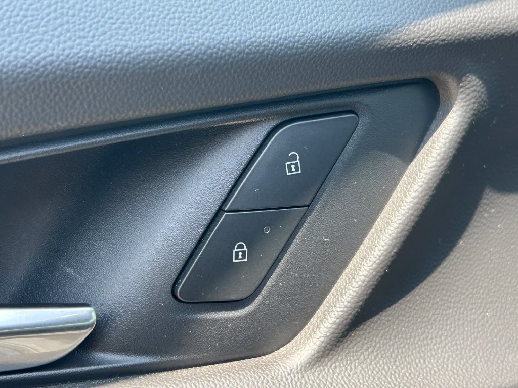 Used 2026 Chevrolet Equinox LT FWD image 21