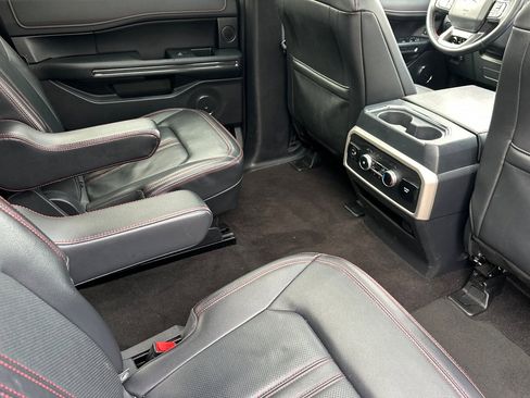 Used 2023 Ford Expedition Limited image 19
