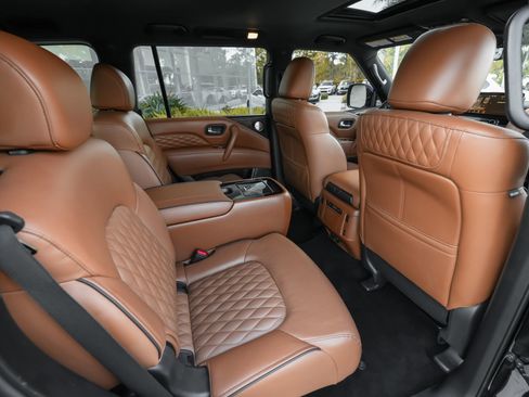 Used 2024 INFINITI QX80 Sensory image 36