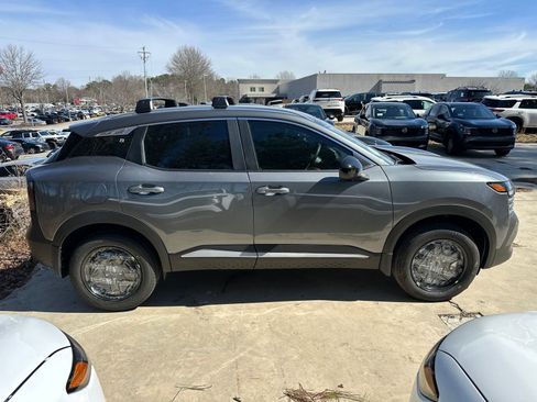 New 2026 Nissan Kicks SV w/ Cold Weather Package FWD image 4