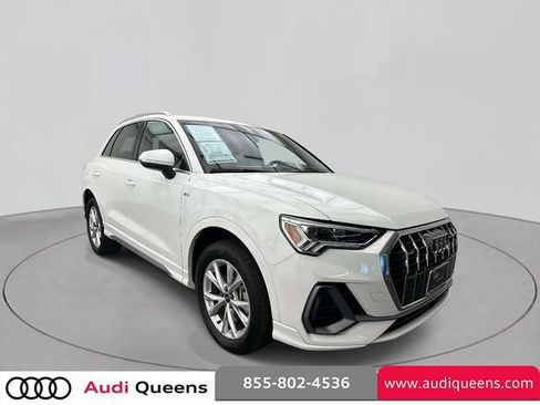 Used 2023 Audi Q3 2.0T Premium w/ Convenience Package AWD/4WD image 5