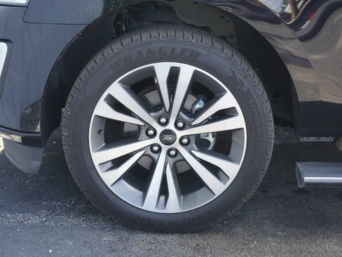 Used 2020 Ford Expedition Platinum AWD/4WD image 6