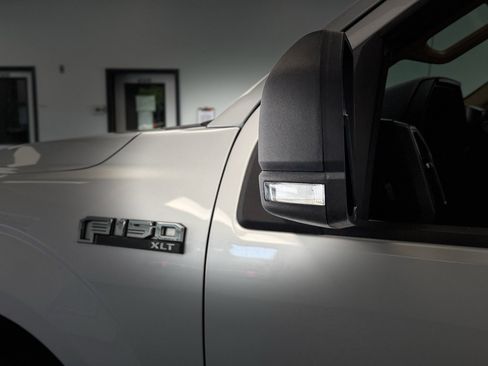 Used 2019 Ford F150 XLT w/ Equipment Group 302A Luxury AWD/4WD image 11