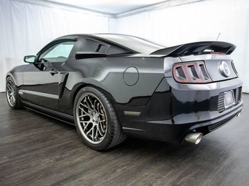 Used 2012 Ford Mustang GT Premium image 27