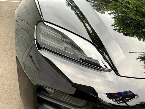 Certified 2024 Porsche Macan 4 Electric image 30