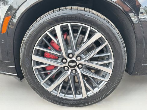 Certified 2023 Cadillac XT6 Sport w/ Technology Package AWD/4WD image 34