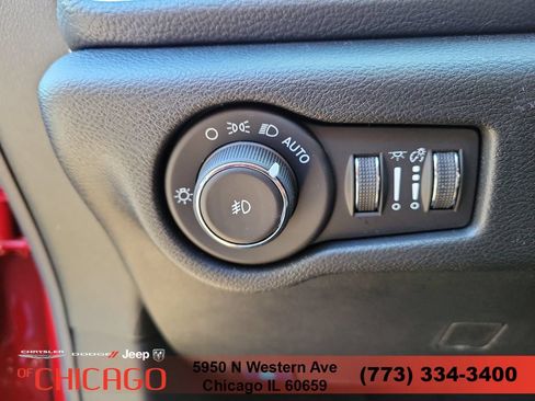 New 2026 Chrysler Pacifica Select AWD/4WD image 21