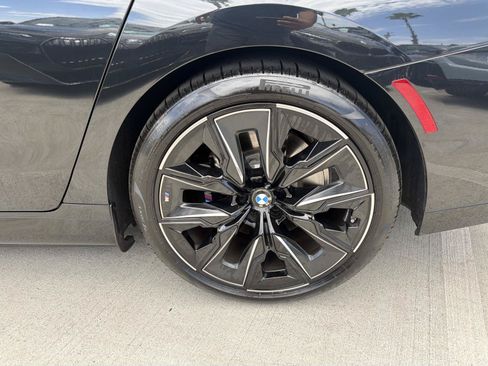 Used 2026 BMW 750e xDrive AWD/4WD image 5