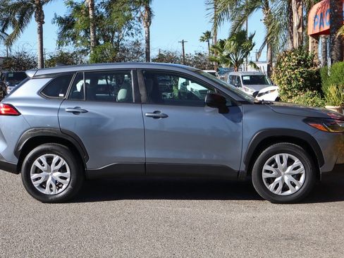 Used 2022 Toyota Corolla Cross L image 10