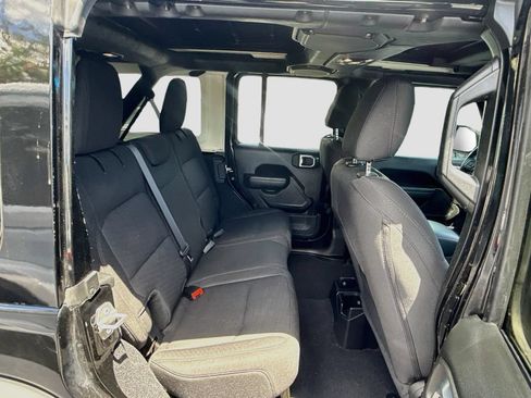 Used 2022 Jeep Wrangler Unlimited Sport w/ Sun And Sound Package AWD/4WD image 32