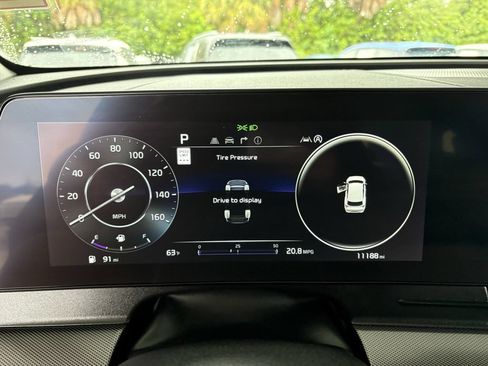 Certified 2025 Kia Sportage SX FWD image 33
