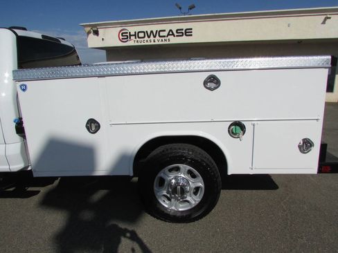 Used 2025 Ford F350 XLT image 16