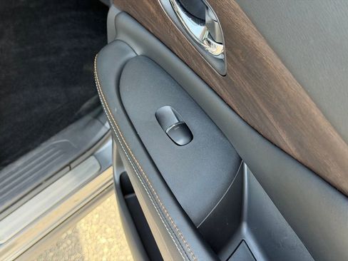 Used 2024 Nissan Murano Platinum w/ Cargo Package AWD/4WD image 22