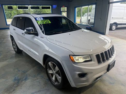 Used 2015 Jeep Grand Cherokee Overland w/ Advanced Technology Group AWD/4WD image 5