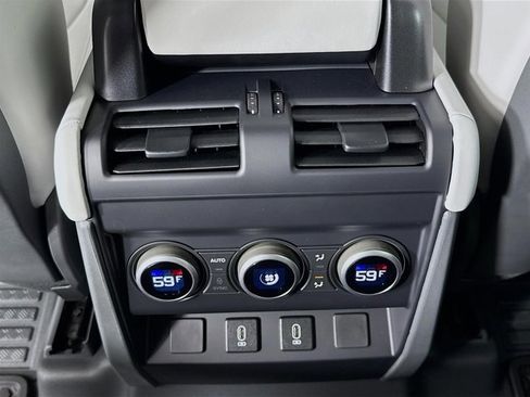 New 2026 Land Rover Defender 110 X-Dynamic SE image 27