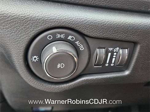 New 2026 Chrysler Pacifica Select image 27