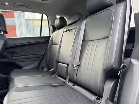 Certified 2022 Volkswagen Tiguan SE w/ Panoramic Sunroof Package image 30