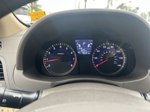 Used 2013 Hyundai Accent GLS w/ Premium Pkg image 7