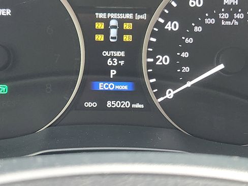 Used 2013 Lexus ES 300h image 9