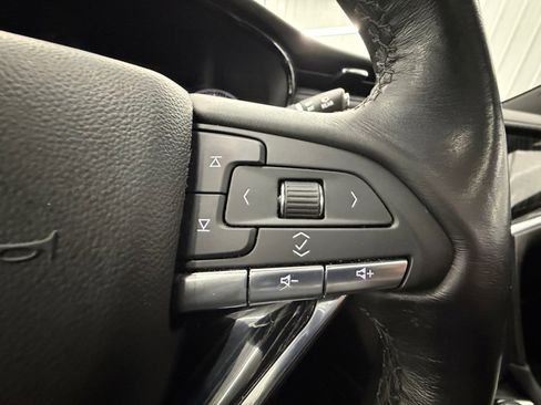 Used 2023 Cadillac XT6 Premium Luxury image 19