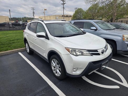 Used 2014 Toyota RAV4 Limited w/ Technology Package image 4