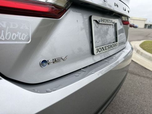 Used 2025 Toyota Camry LE FWD image 33