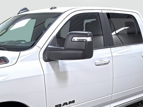 Used 2024 RAM 2500 Big Horn w/ Night Edition AWD/4WD image 8