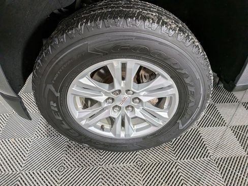 Used 2020 GMC Canyon SLE w/ Driver Alert Package image 32