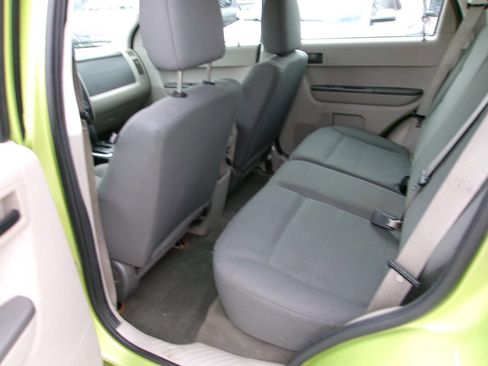 Used 2011 Ford Escape XLS w/ 101A Rapid Spec Order Code AWD/4WD image 6