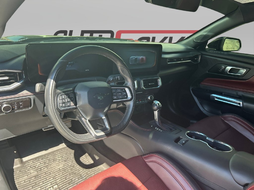 Used 2025 Ford Mustang Premium RWD image 10