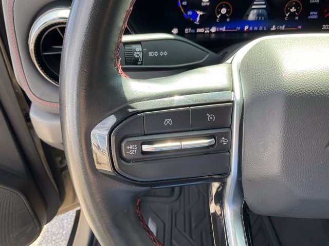 Used 2024 Chevrolet Colorado Z71 w/ Z71 Convenience Package 2 AWD/4WD image 11
